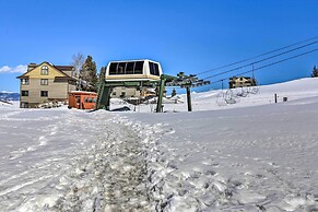 Ski-in/ski-out Granby Gem w/ Gas Grill & Fire Pit!