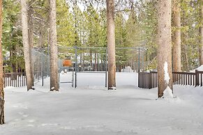 Mammoth Lakes Condo ~ 5 Mi to Mammoth Mtn!