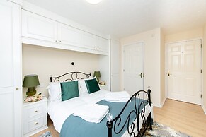 Escape The Matrix - 2 Bed Flat in City Centre