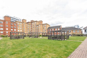 Escape The Matrix - 2 Bed Flat in City Centre