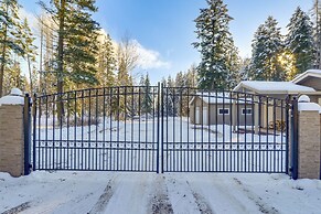 Columbia Falls Private Retreat: Pool Table & Deck!