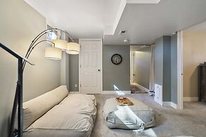 Cozy Montana Retreat w/ Fire Pit & Mountain Views!