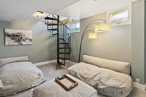 Cozy Montana Retreat w/ Fire Pit & Mountain Views!