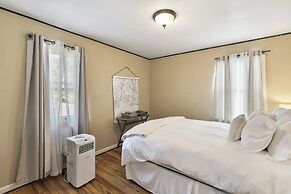 Cozy Montana Retreat w/ Fire Pit & Mountain Views!