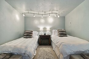 Cozy Montana Retreat w/ Fire Pit & Mountain Views!