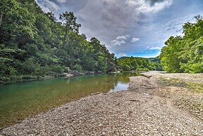 'creekside Hideaway' w/ Fire Pit + Creek Access!
