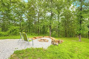 'creekside Hideaway' w/ Fire Pit + Creek Access!