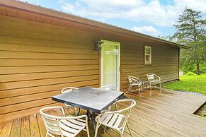 'creekside Hideaway' w/ Fire Pit + Creek Access!