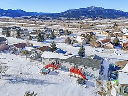 Red Lodge Townhome w/ Hot Tub & Mountain Views!