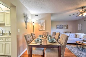 Indian Shores Townhome w/ Pool Access & Kayaks!