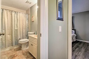 Indian Shores Townhome w/ Pool Access & Kayaks!