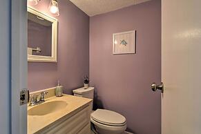 Indian Shores Townhome w/ Pool Access & Kayaks!