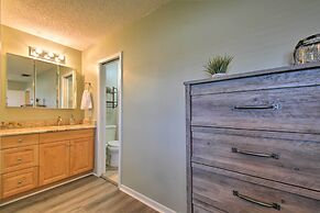 Indian Shores Townhome w/ Pool Access & Kayaks!