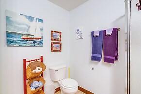 Waterfront Bass Island Retreat w/ Balcony + TV