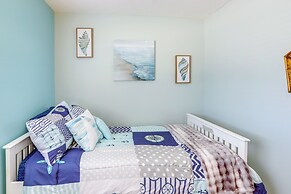 Waterfront Bass Island Retreat w/ Balcony + TV