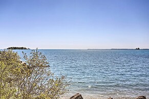 Waterfront Bass Island Retreat w/ Balcony + TV
