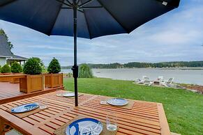 Waterfront Allyn Home With Fire Pit + 2 Kayaks!