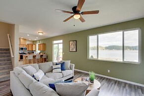 Waterfront Allyn Home With Fire Pit + 2 Kayaks!