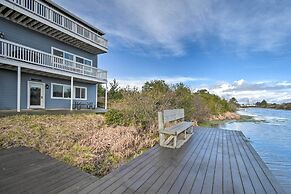 Dog-friendly Canalfront Condo in Ocean Shores