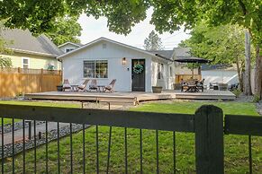 Cozy Coeur D'alene Getaway w/ Fire Pit, Near Dtwn
