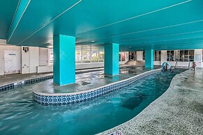 Bay Watch Condo w/ Oceanfront Balcony & Beach View