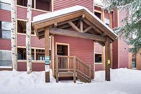 Cozy Mtn Condo: Walk to Quicksilver Lift & Dtwn!
