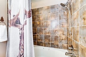 Cozy Mtn Condo: Walk to Quicksilver Lift & Dtwn!