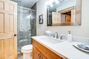 Cozy Mtn Condo: Walk to Quicksilver Lift & Dtwn!