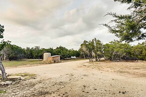 Lakehills Cabin With Fire Pit, Near Medina Lake!