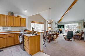 Idyllic Redmond Townhome w/ Furnished Deck!