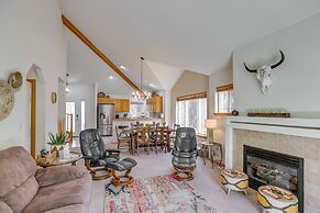 Idyllic Redmond Townhome w/ Furnished Deck!