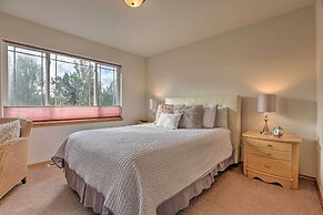 Idyllic Redmond Townhome w/ Furnished Deck!