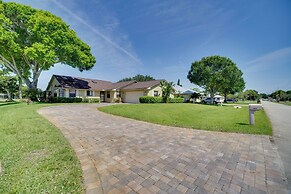 Lakewood Park Retreat on Fairway - 4 Mi to Beach!