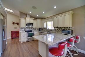 Lakewood Park Retreat on Fairway - 4 Mi to Beach!