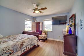 Lakewood Park Retreat on Fairway - 4 Mi to Beach!