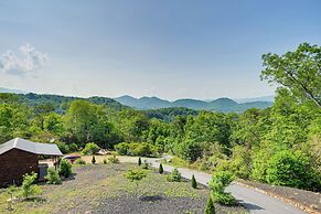 Beautiful Franklin Home w/ Bunkhouse & Hot Tub!