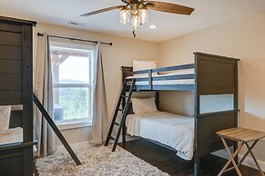 Beautiful Franklin Home w/ Bunkhouse & Hot Tub!