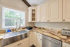 Beautiful Franklin Home w/ Bunkhouse & Hot Tub!