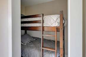 Beautiful Franklin Home w/ Bunkhouse & Hot Tub!