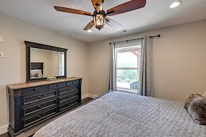 Beautiful Franklin Home w/ Bunkhouse & Hot Tub!