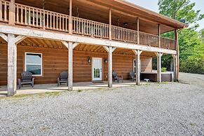 Beautiful Franklin Home w/ Bunkhouse & Hot Tub!