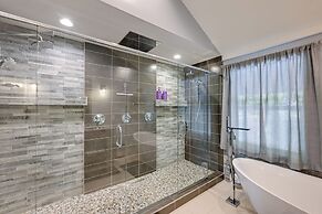 Beautiful Franklin Home w/ Bunkhouse & Hot Tub!