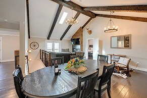 Beautiful Franklin Home w/ Bunkhouse & Hot Tub!
