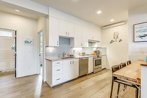 Depoe Bay Townhome w/ Deck & Stunning Ocean Views!