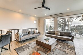 Depoe Bay Townhome w/ Deck & Stunning Ocean Views!