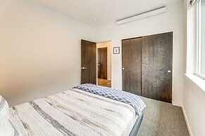 Depoe Bay Townhome w/ Deck & Stunning Ocean Views!