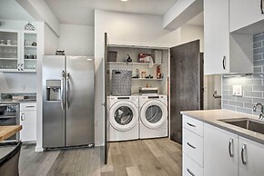 Depoe Bay Townhome w/ Deck & Stunning Ocean Views!