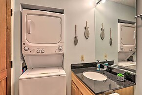 Resort-style Condo With Lake-view Balcony!