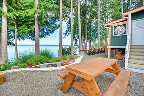 Fish, Crab & Clam: Waterfront Gem in Port Ludlow