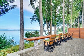 Fish, Crab & Clam: Waterfront Gem in Port Ludlow